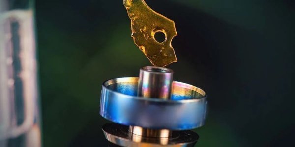 4 TAKING OVERSIZED HITS_1.jpg